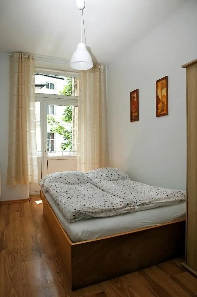 Apartment Penguin Rooms - Wawel Castle Krakow Poland